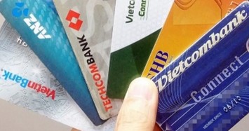 Mỗi thẻ ATM đang phải gánh bao nhiêu loại phí?