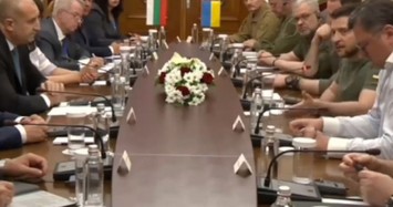 Ông Zelenksy tỏ ra gay gắt khi họp với Tổng thống nước thành viên NATO