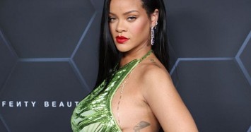 Rihanna ra mắt thời trang táo bạo dành cho bà bầu Savage x Fenty