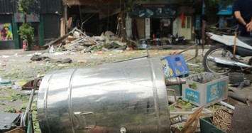 Hiện trường tan hoang sau vụ nổ lớn ở Hà Nội