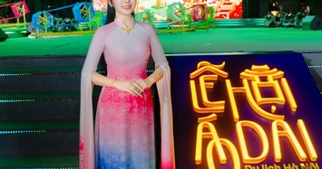 NTK dân tộc Tày mang “Minh châu Hà Thành” đến Lễ hội Áo dài du lịch Hà Nội 2023