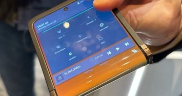 Ý tưởng smartphone màn hình lật độc và lạ của Samsung