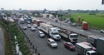 Cao tốc TP.HCM - Trung Lương kẹt xe nghiêm trọng sau 2 vụ tai nạn liên hoàn 