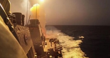 Vì sao Mỹ và phương Tây "bất lực" trong việc ngăn Houthi tấn công tàu hàng?