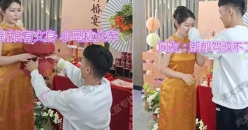 Chàng trai 20 tuổi quỳ gối cầu hôn "bạn gái" bằng tuổi mẹ mình