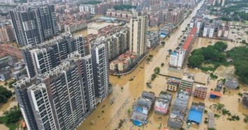 Trung Quốc: Hơn 100.000 người sơ tán do lũ lụt, tàu đâm vào trụ cầu