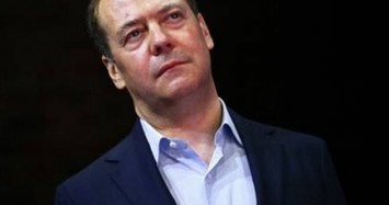 Ông Medvedev lên tiếng về hội nghị hòa bình Nga không được mời