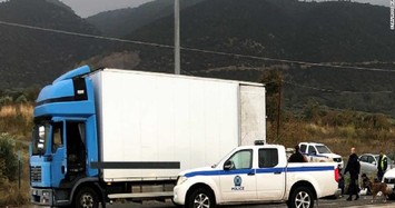 Giải cứu hàng chục người nhập cư khỏi xe tải đông lạnh