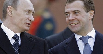 Những hình ảnh về tình chiến hữu của Tổng thống Putin và cựu Thủ tướng Medvedev
