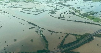 Cận cảnh người dân Úc khốn khổ vì trận lụt lớn nhất 50 năm