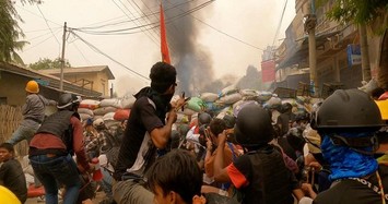 Thông tin mới nhất vụ người biểu tình Myanmar đụng độ với lực lượng an ninh 