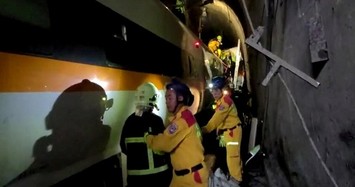Hiện trường vụ tai nạn tàu hỏa thảm khốc ở Đài Loan khiến hơn 40 người chết