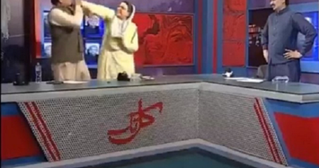 Khi chính trị gia Pakistan xô xát nhau trên sóng truyền hình