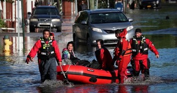 Cuộc sống người dân New York trong trận lụt lịch sử