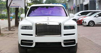 Rolls-Royce Cullinan hơn 40 tỷ trên phố Hà Nội