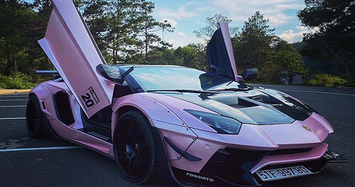 Đại gia thay 'áo' hồng cho Lamborghini Aventador hơn 20 tỷ