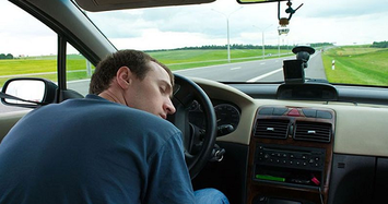 Đây là những cách chống buồn ngủ khi lái xe hơi 