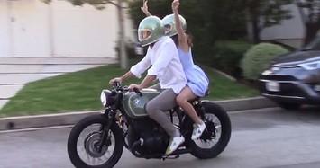 Ben Affleck được bạn gái tặng xe môtô BMW cực chất