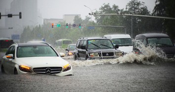Những kinh nghiệm cần thiết khi lái ôtô mùa mưa bão 