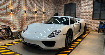 Cận cảnh Porsche 918 Spyder hơn 60 tỷ của ridkid Sài Gòn 