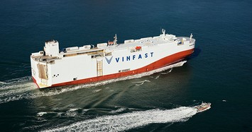 Tàu chở 999 xe VinFast VF8 cập cảng California 
