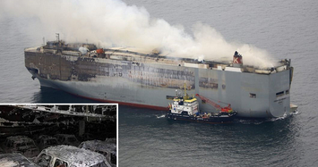 Bên trong tàu chở gần 3.800 ôtô cháy trên biển