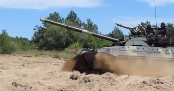 'Đọ sức' xe tăng  T-72AMT Ukraine và T-72B3 của Nga