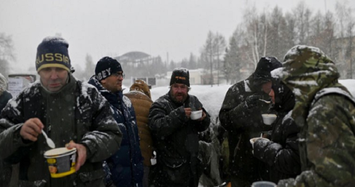 Người vô gia cư ở vùng đất Siberia lạnh giá sống như thế nào?