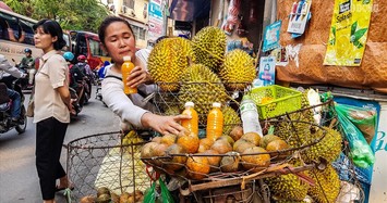 Hà Nội: Người bán hàng rong vật vã với nắng nóng đầu hè