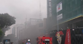 Cháy lớn tại cao ốc Wink Sài Gon Center Hotel, nhiều người tháo chạy