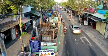 Hàng trăm lô cốt 'đắp chiếu' trên đường phố Sài Gòn ngày cận Tết
