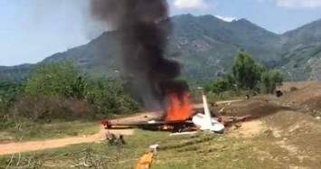 Lửa cháy ngùn ngụt tại hiện trường máy bay quân sự rơi ở Khánh Hòa
