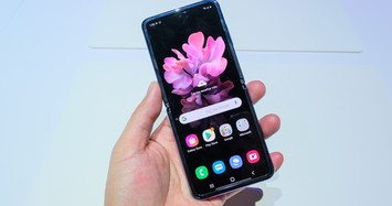 Samsung Galaxy Z Flip đẹp lung linh hút hồn fan ra sao?