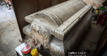 Lăng mộ đá cổ 100 tuổi còn sót lại giữa Hà Nội