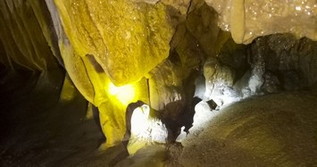 Bên trong hang động hàng triệu năm tuổi ở Điện Biên 