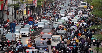 Hà Nội cấm xe máy: Người dân đổ xô mua ôtô, đường lại càng tắc