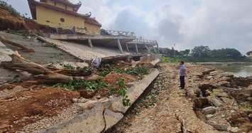 Hiện trường kè sông vừa xây xong đã sập ở Vĩnh Phúc