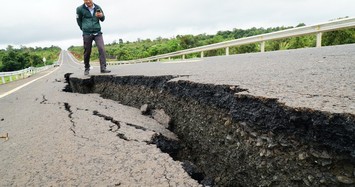 Cận cảnh con đường 250 tỷ vừa hoàn thành đã nứt như động đất sau vài trận mưa
