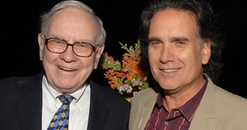 Con trai Warren Buffett: Từng sống rất đạm bạc, bán cổ phiếu được thừa kế để theo đuổi đam mê