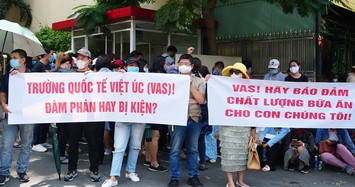100 phụ huynh ký hợp đồng pháp lý, khởi kiện Công ty Cổ phần giáo dục Quốc tế Việt Úc