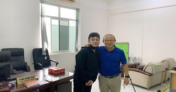 Nghỉ dịch Covid-19, HLV Park Hang Seo tranh thủ học tiếng Việt
