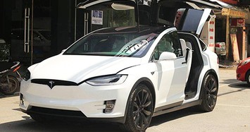 Chiêm ngưỡng ô tô điện Tesla Model X P100D màu trắng duy nhất Việt Nam