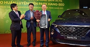 “Soi” Hyundai SantaFe hơn 1 tỷ đồng của HLV Park Hang Seo 