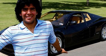 Cận cảnh siêu xe Ferrari Testarossa của danh thủ Diego Maradona
