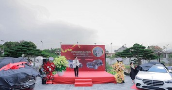 Đại gia lan đột biến Quảng Ninh chi 26 tỷ đồng rinh về cặp Mercedes