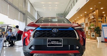 Toyota Corolla Cross giảm giá tới 55 triệu đồng 