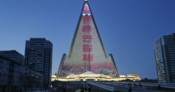 Bên trong khách sạn chọc trời hình kim tự tháp ở Triều Tiên