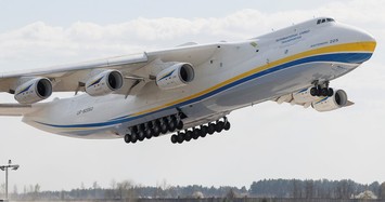Bên trong máy bay vận tải lớn nhất thế giới chở đồ y tế COVID-19