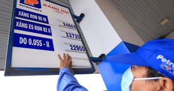 Giá xăng dầu hôm nay: Giá xăng RON95 vượt 23.000 đồng