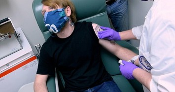 Tình nguyện viên bị liệt cơ một bên mặt sau khi tiêm vaccine COVID-19